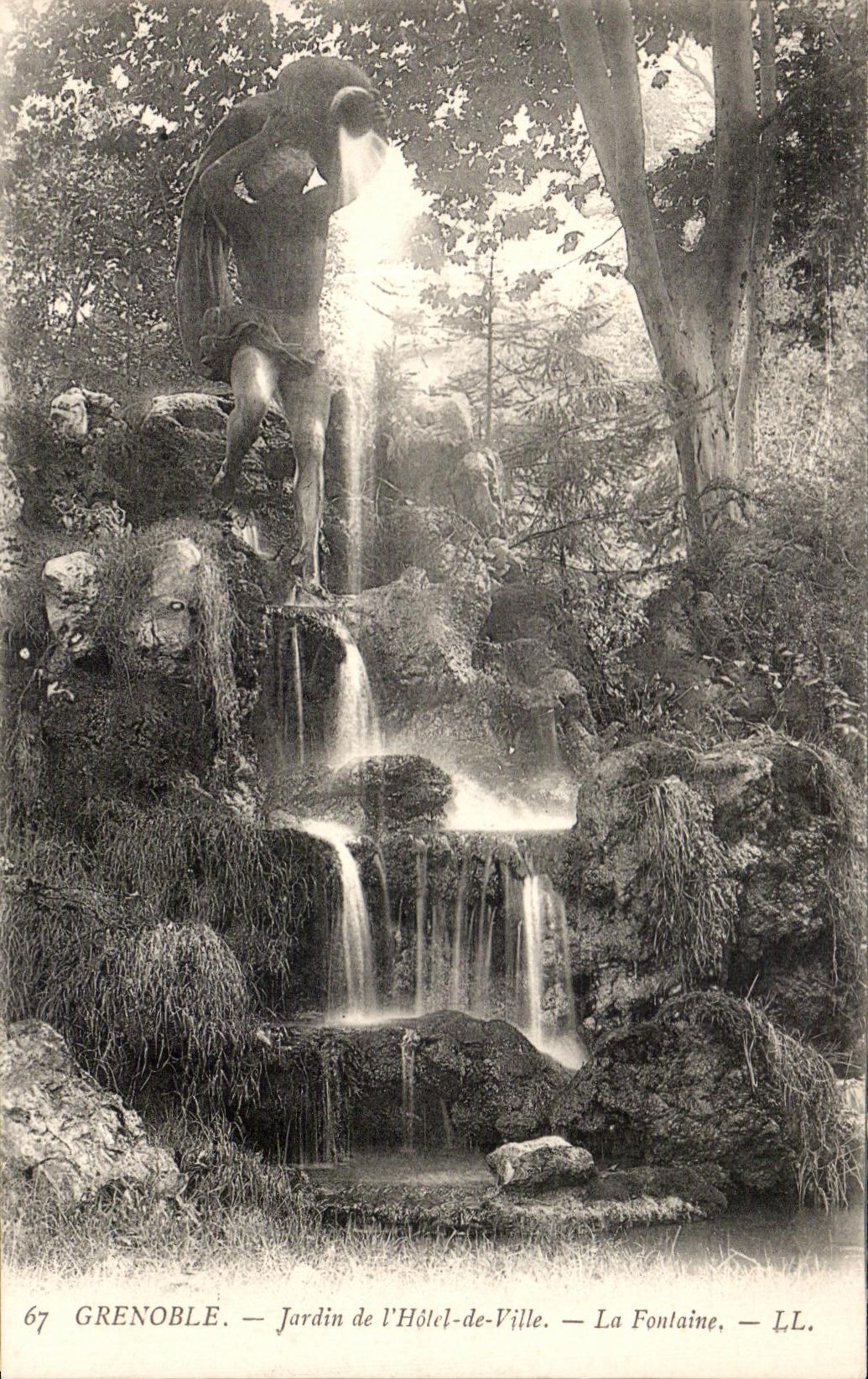 CPA Grenoble Jardin de I'Hotel de Ville La Fontaine