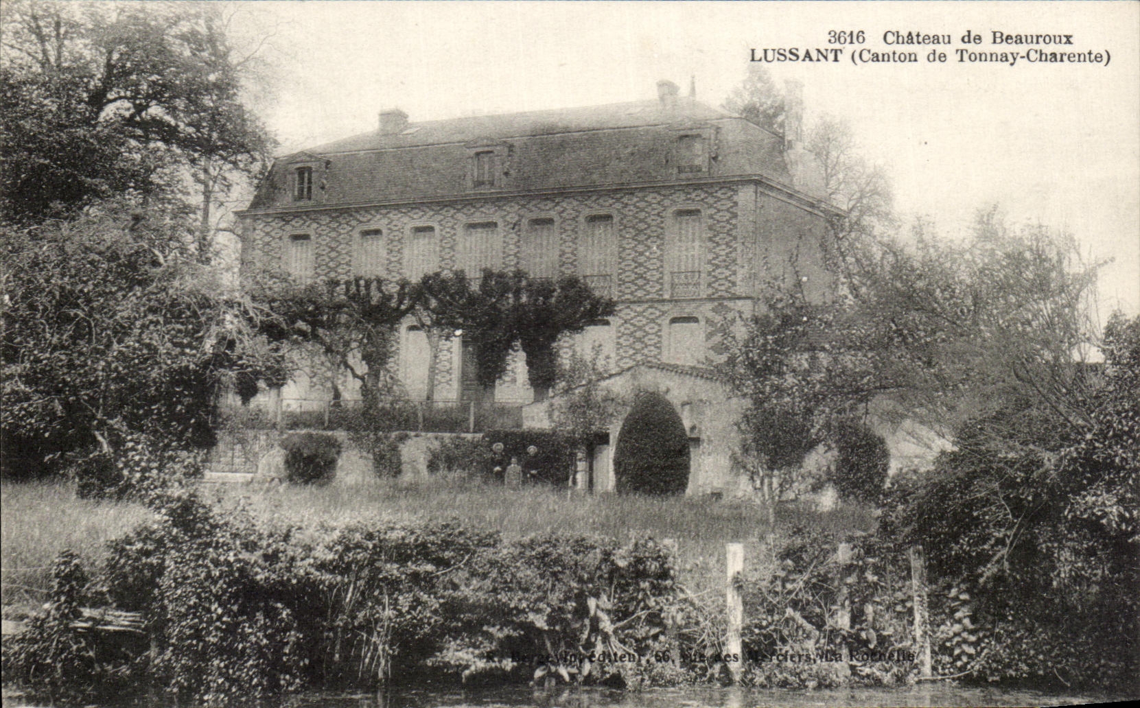 CPA Chateau de Beauroux Lussant Canton de Tonnay Charente 