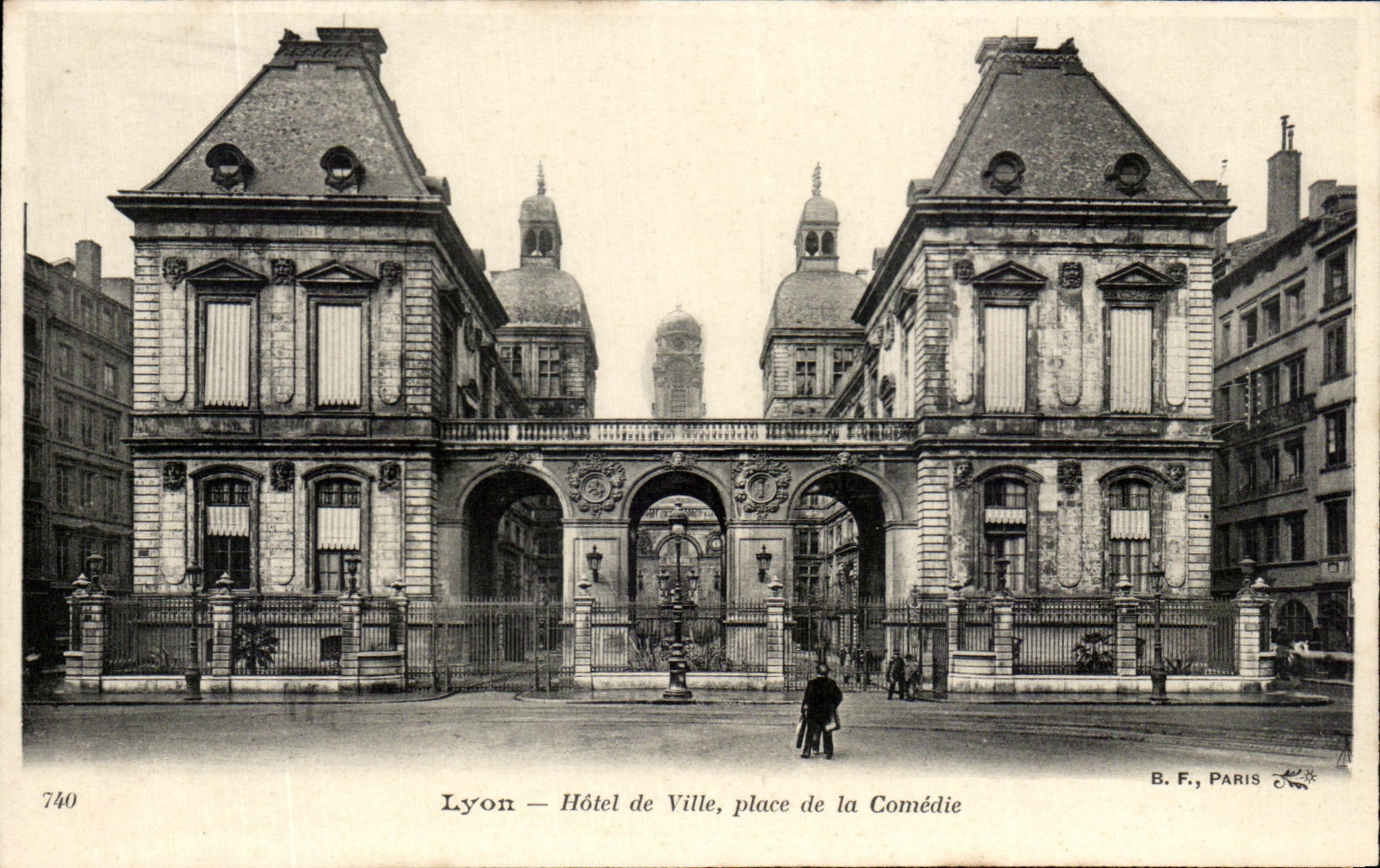 Lyon — Hôtel de Ville, place de la Comédie — B. F., PARIS, n° 740
