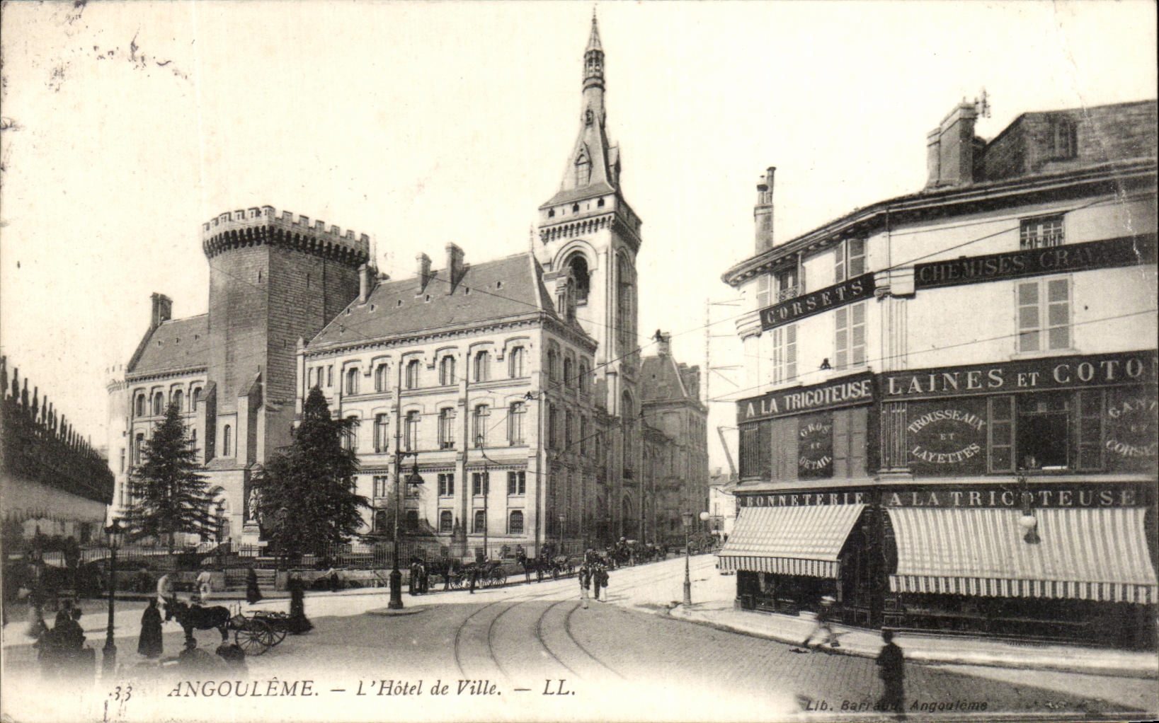 CPA Angouleme L'Hotel De Ville a la Tricotese