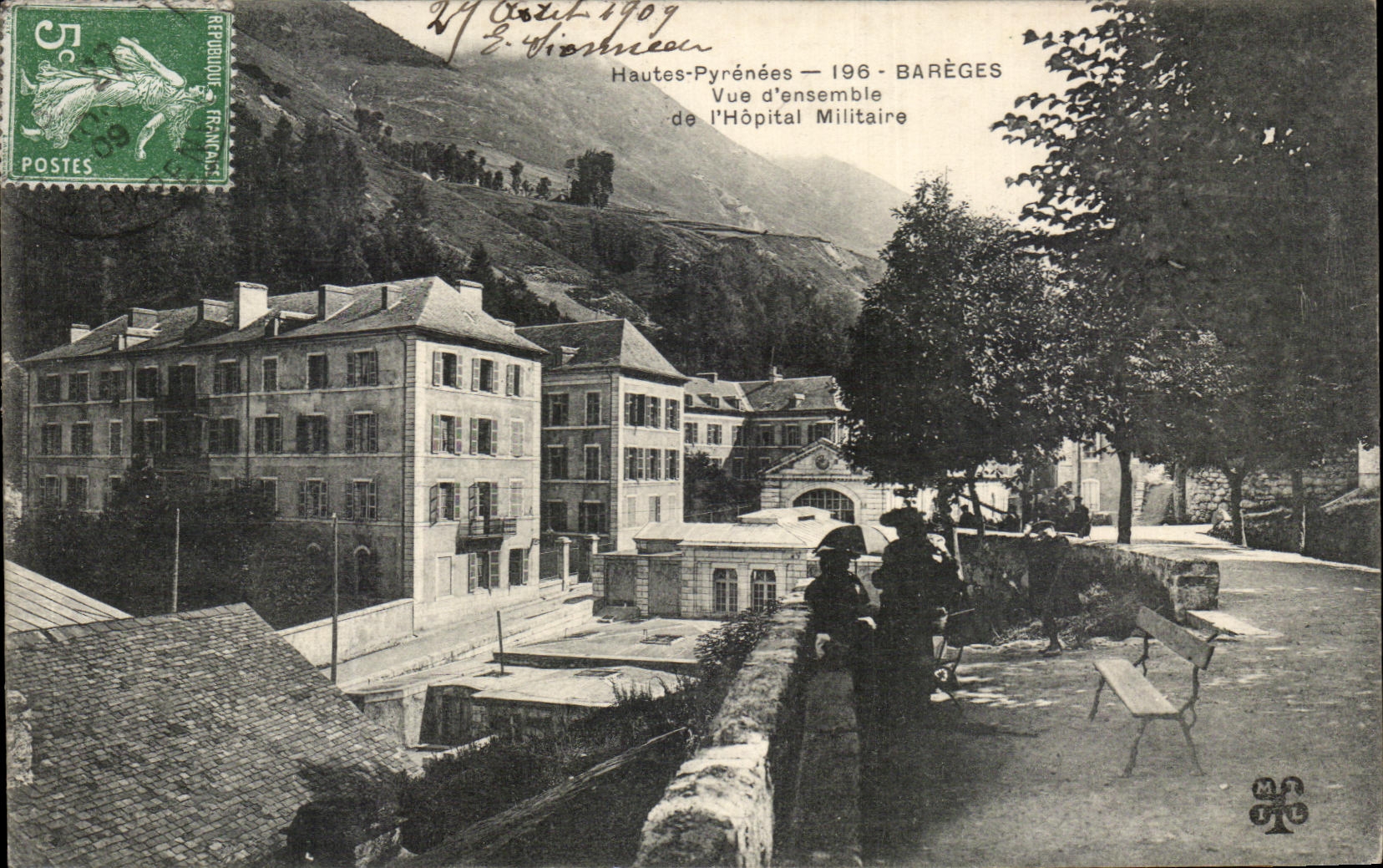 CPA Les Hautes Pyrenees Bareges Vue D'Ensemble De l'Hopital Militaire Militaria 