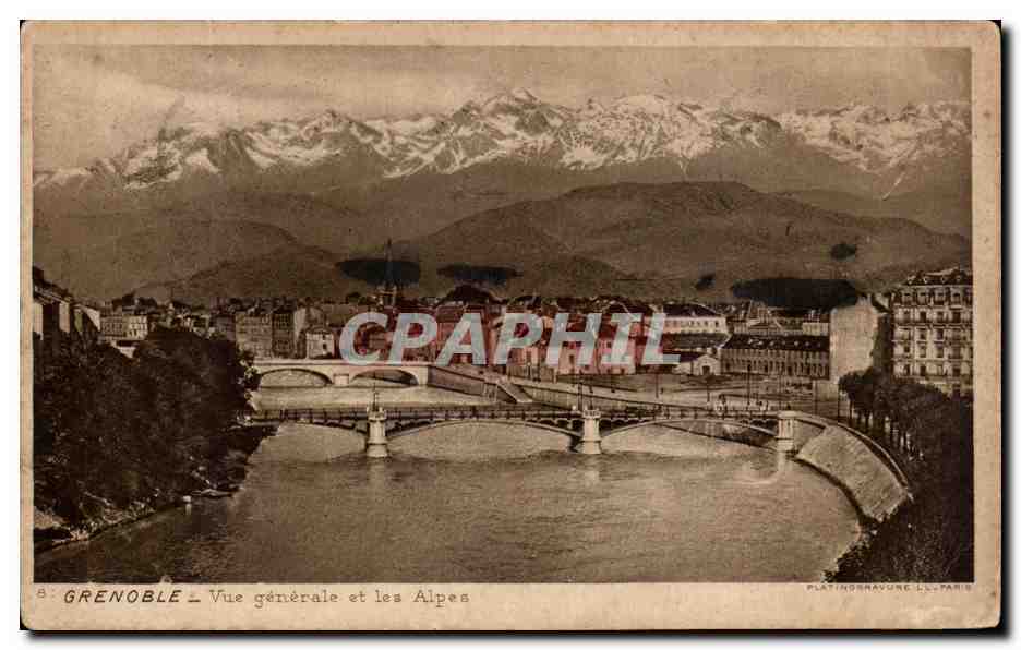 CPA Greoble Vue Generale Et Les Alpes
