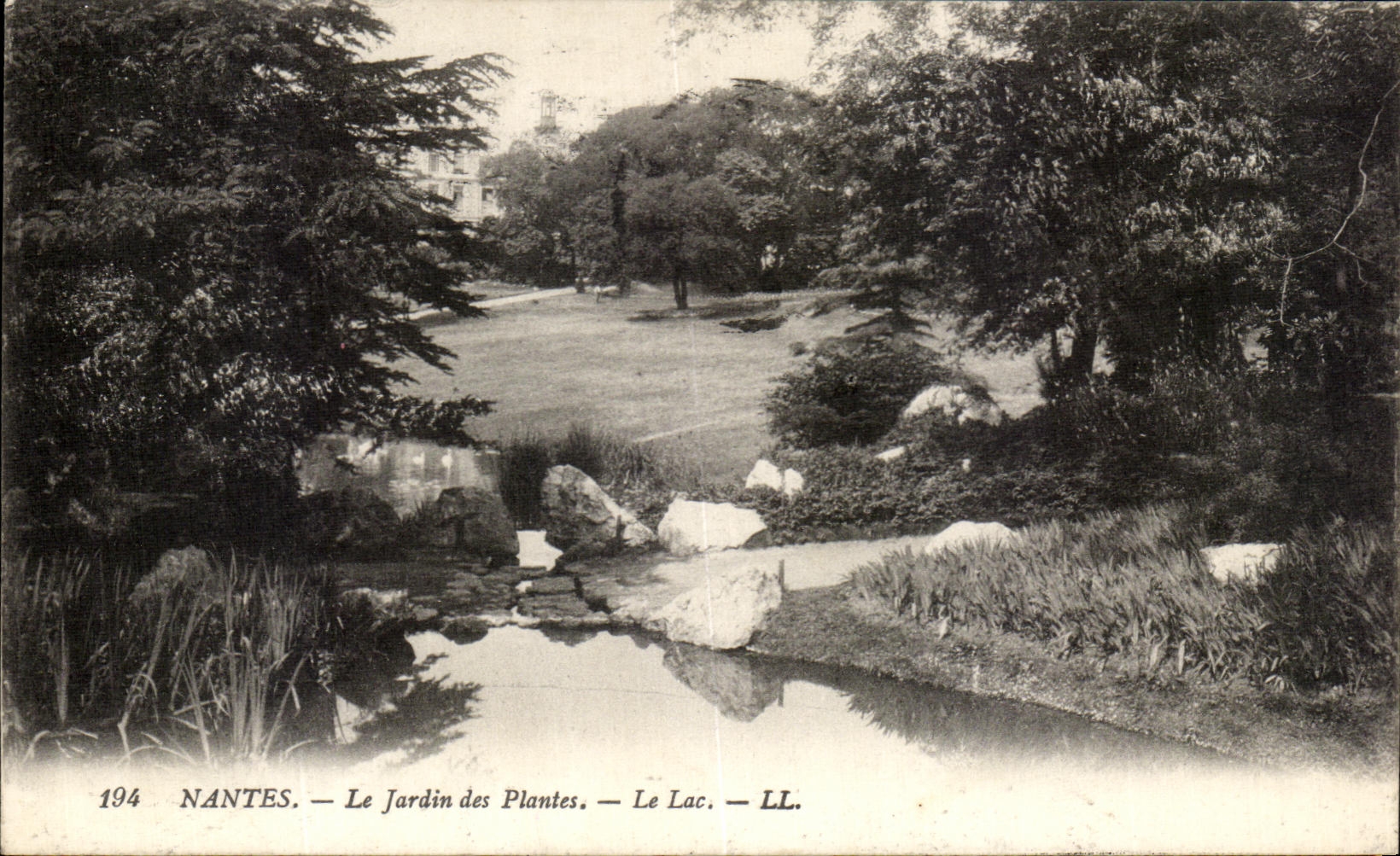 CPA Nantes Le Jardin des Plantes Le lac