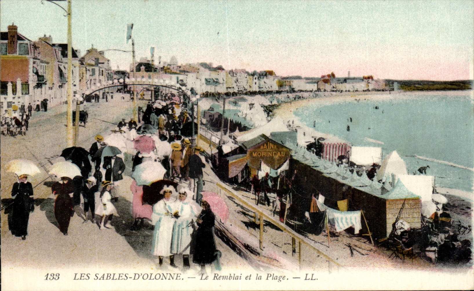 Les Sables-d'Olonne — Le Remblai et la Plage — LL.