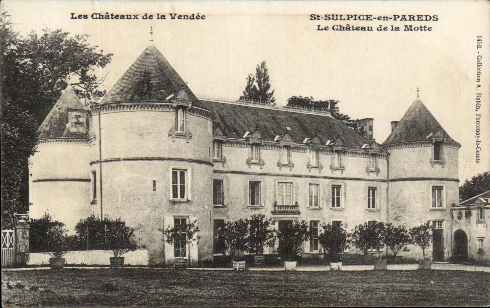 CPA Les Chateaux De La Vendee St Sulpice En Pareds Le Chateau De La Motte