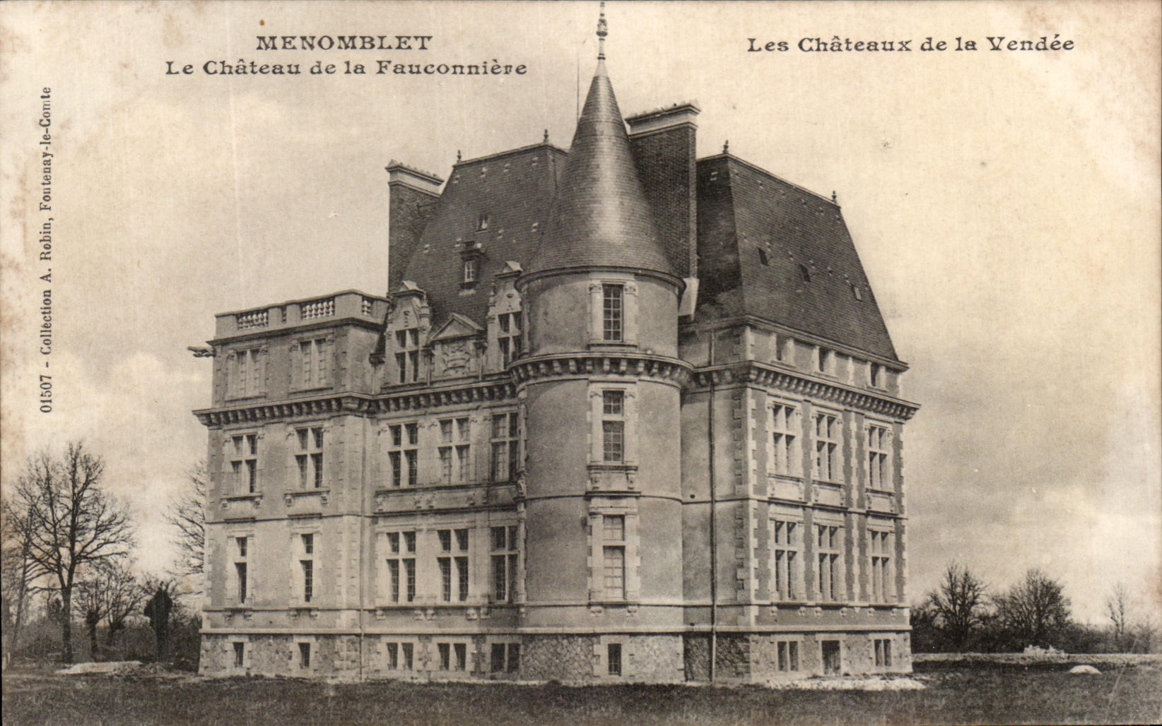 CPA Menomblet Le Chateau De La Fauconniere Le Chateaux De La Vendee