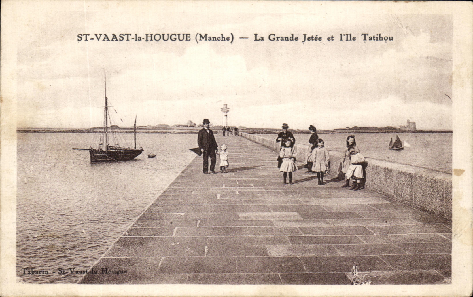 St-Vaast-la-Hougue (Manche) — La Grande Jetée et l'Île Tatihou — Tâbarin
