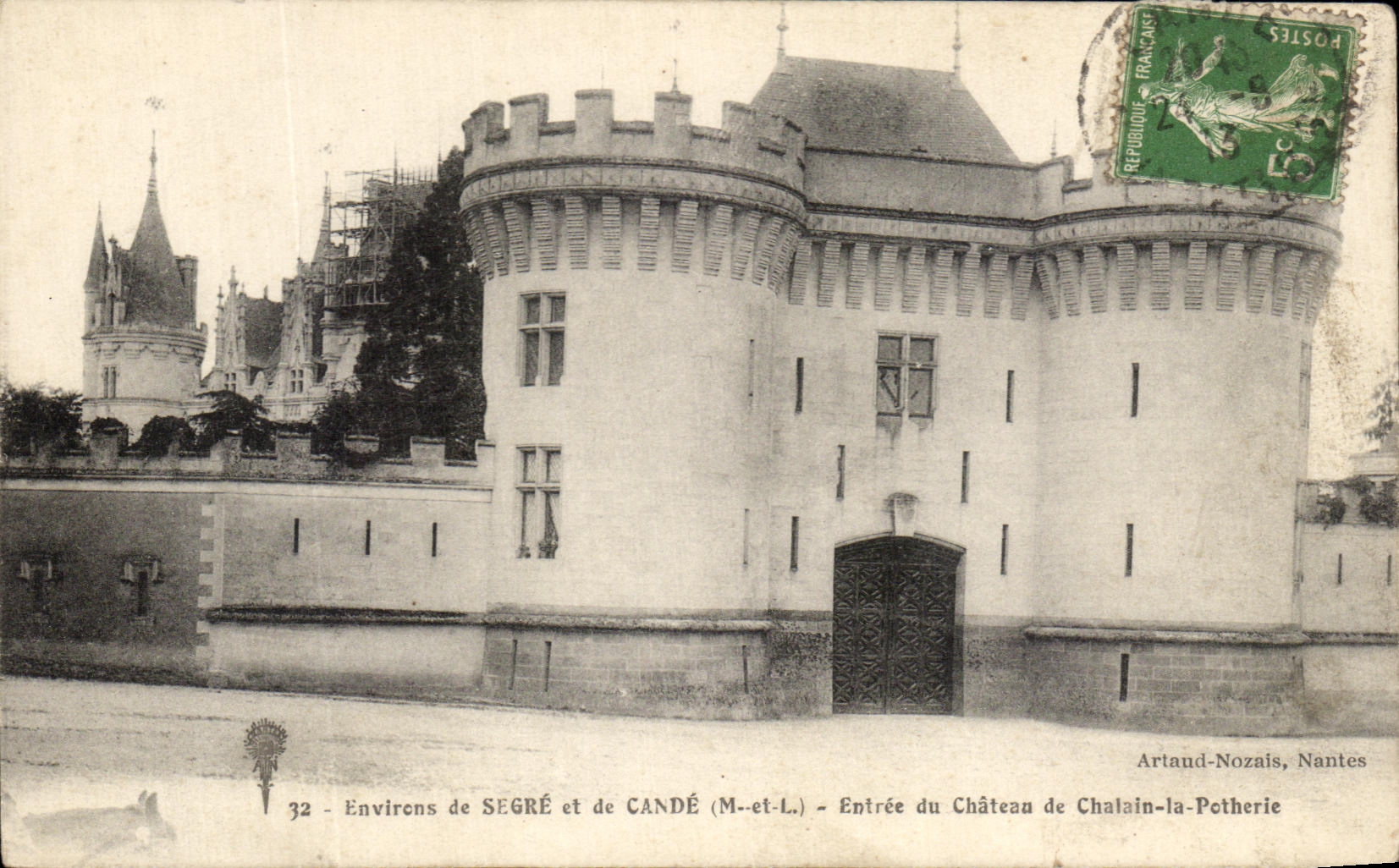 CPA Environs de Segre et de Cande Entree du chateau de Chalain la Potherie