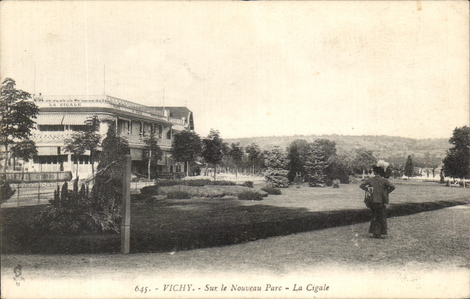 CPA Vichy Sur le Nouveau Parc La Cigale