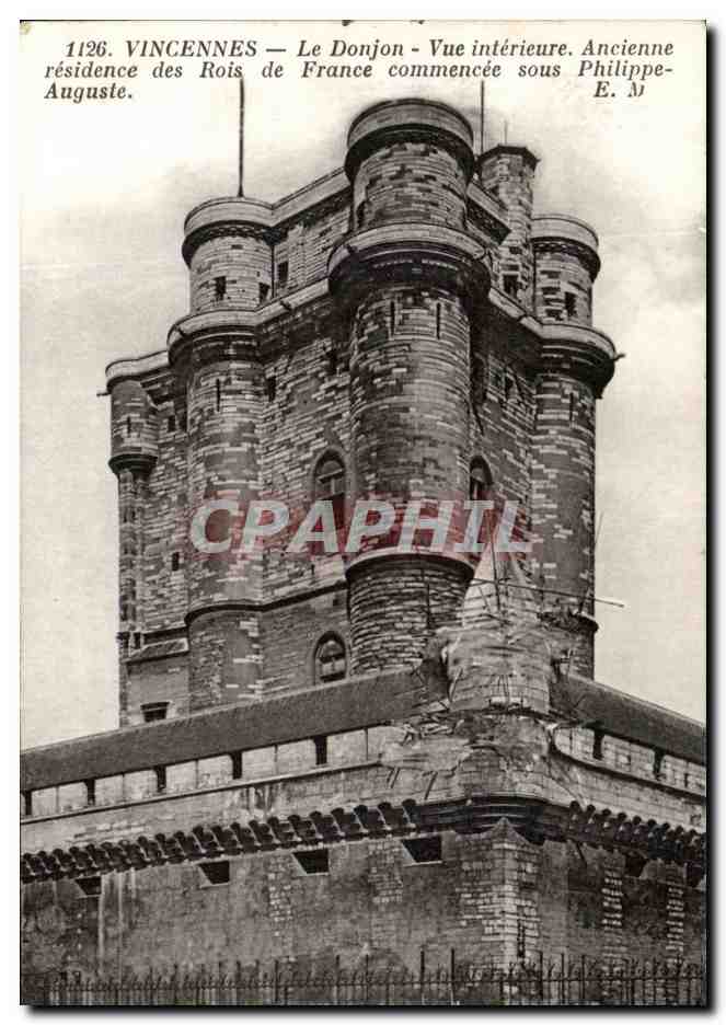Vincennes — Der Bergfried — Innenansicht. Ehemalige Residenz der Könige Frankreichs begonnen unter Philippe-Auguste.