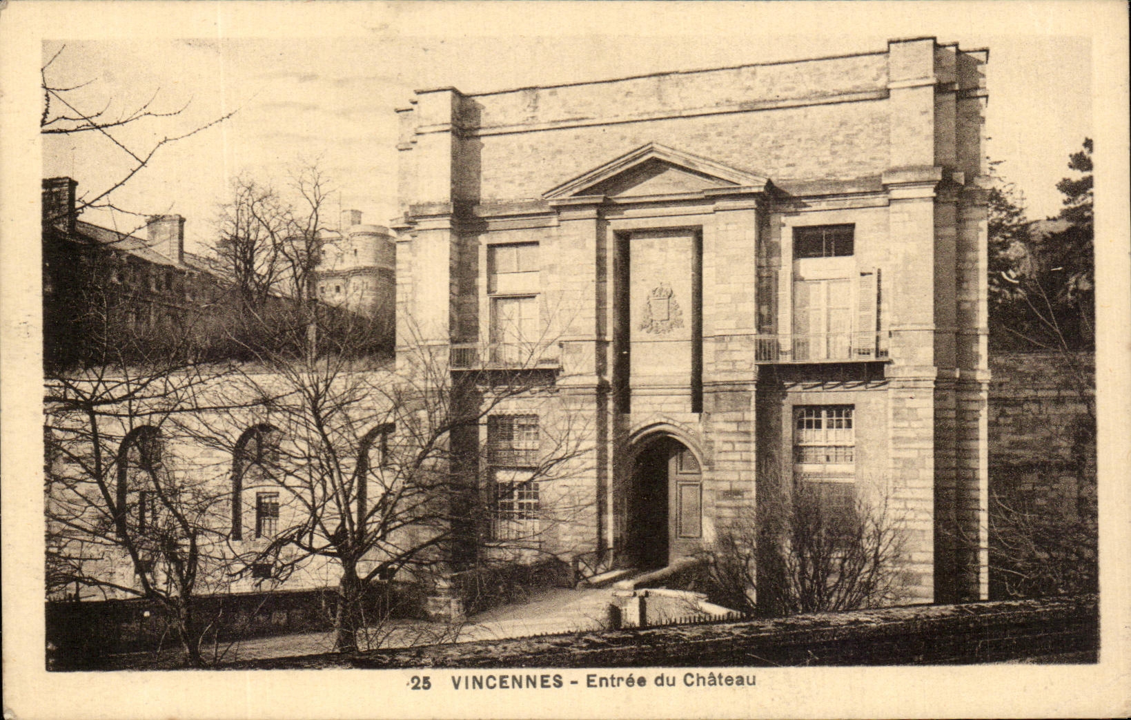 Vincennes - Entrée du Château — 25 — Potentiel Éditeur, Imp. 3, Paris