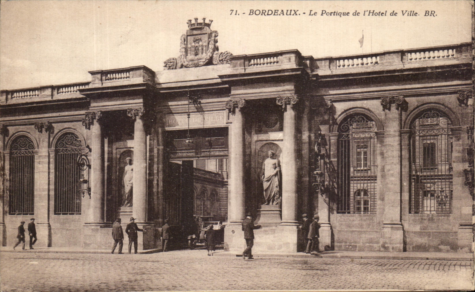 CPA Bordeaux Le Portique de l'Hotel de Ville