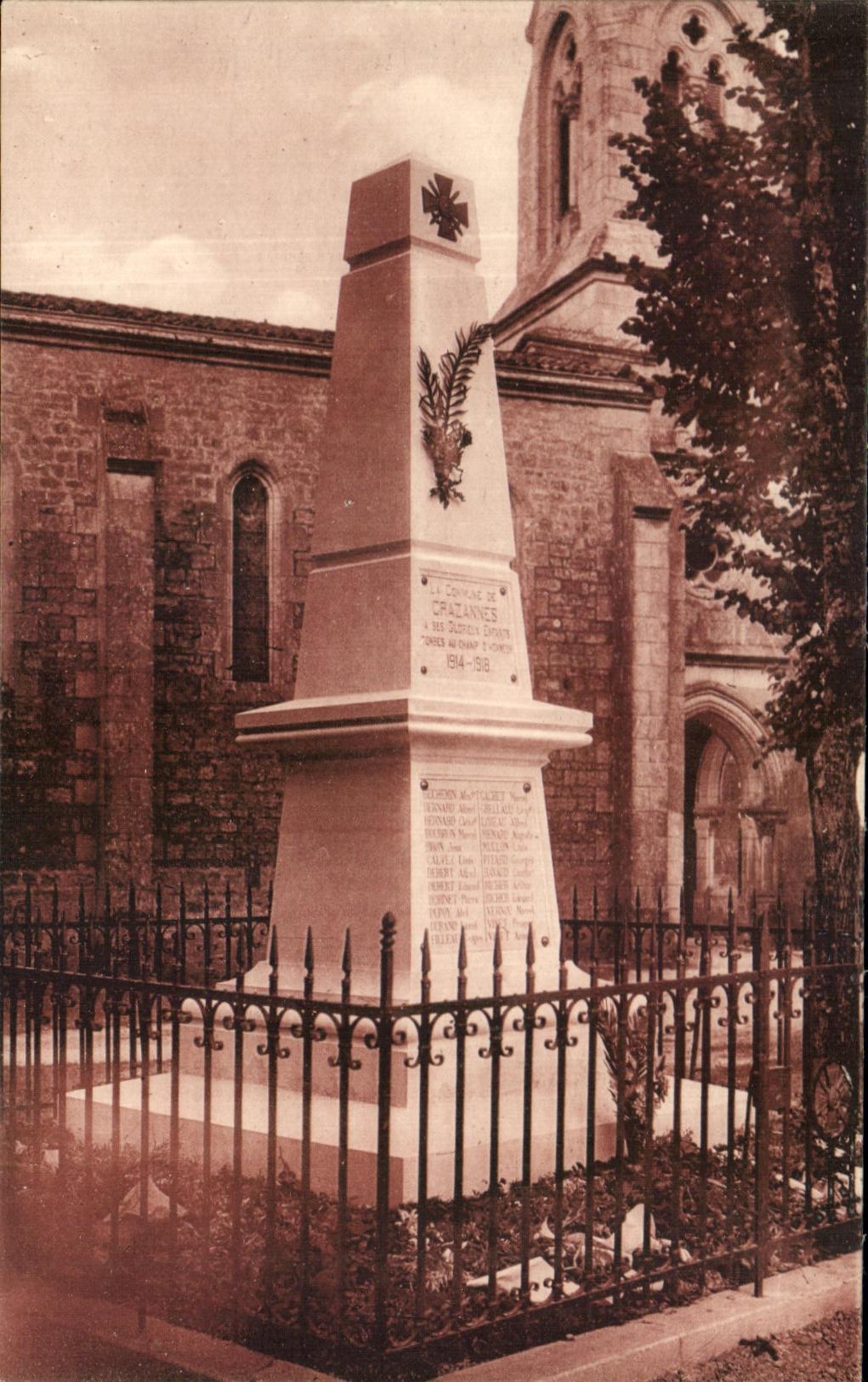 CPA Monument Enfants de Crazannes Morts pours Patrie Militaria 