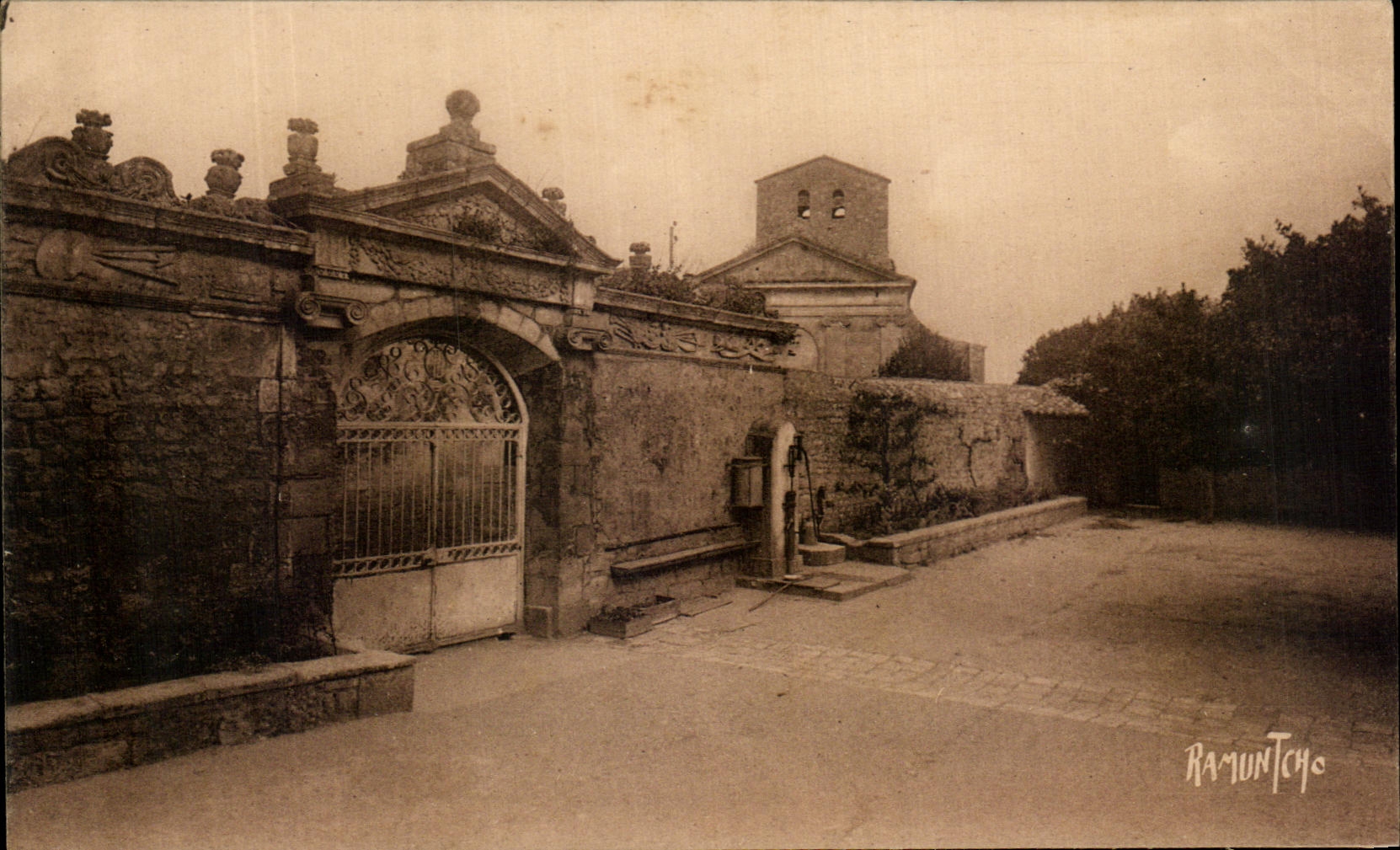 CPA Environs de Rochefort Soubise Porte de la Seigneurie des Rohan Soubise