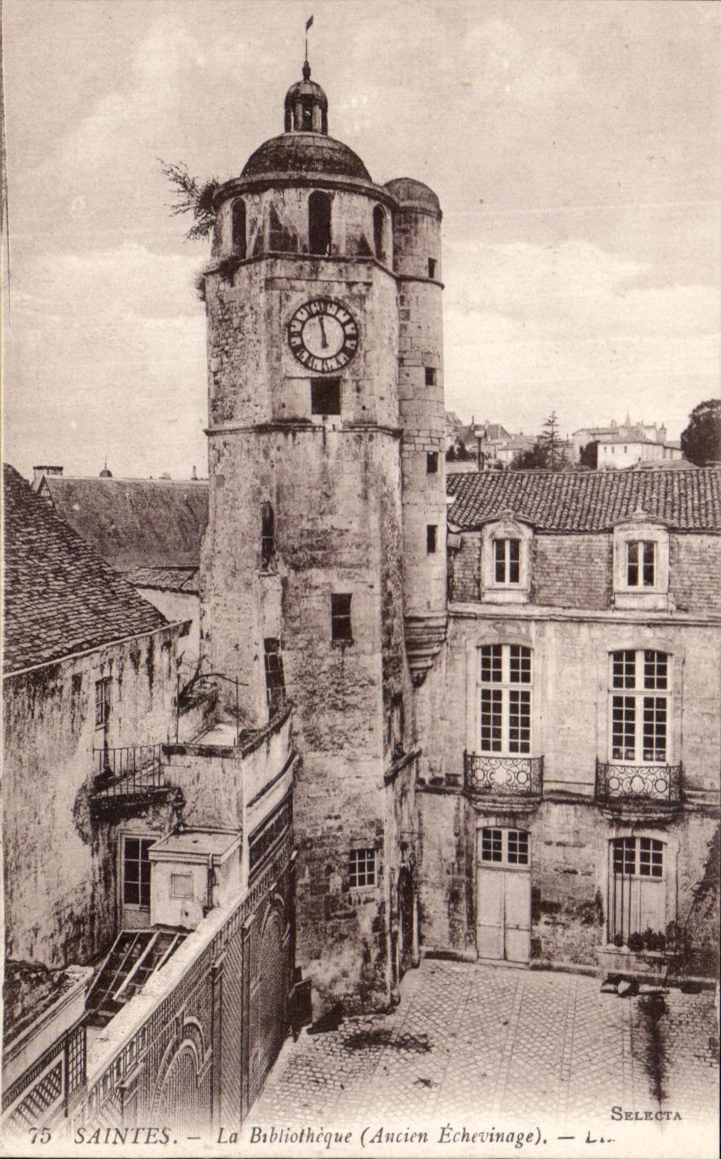 CPA Saintes La Bibliotheque Ancien Echevinage 