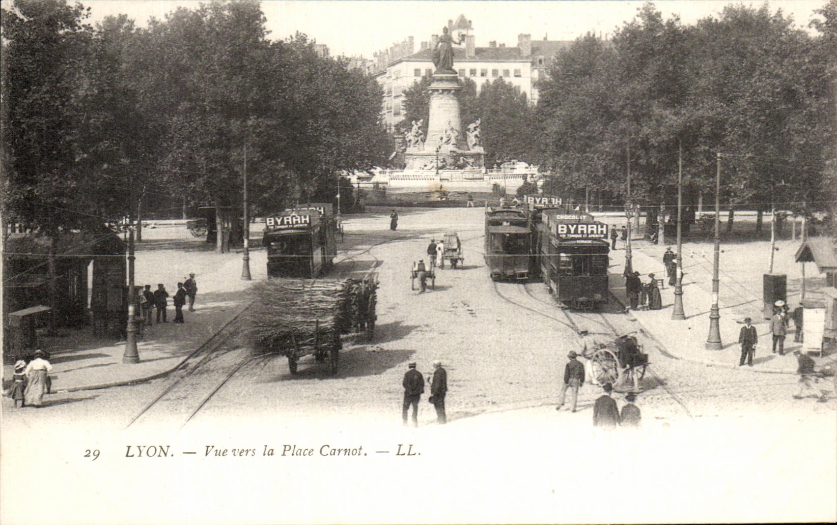 LYON — Vue vers la Place Carnot — LL