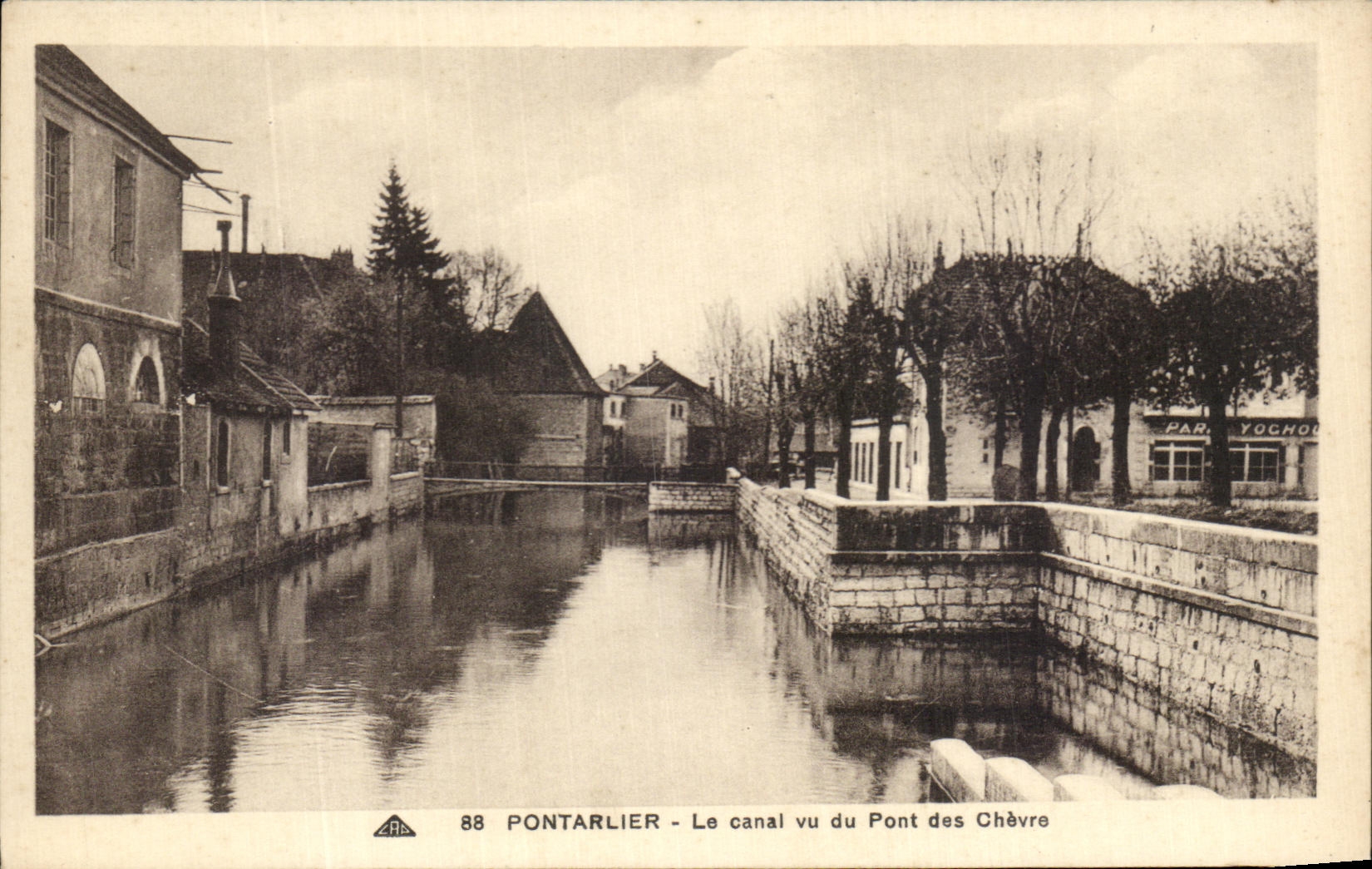 CPA Pontarlier Le Canal vu du Pont des Chevre 