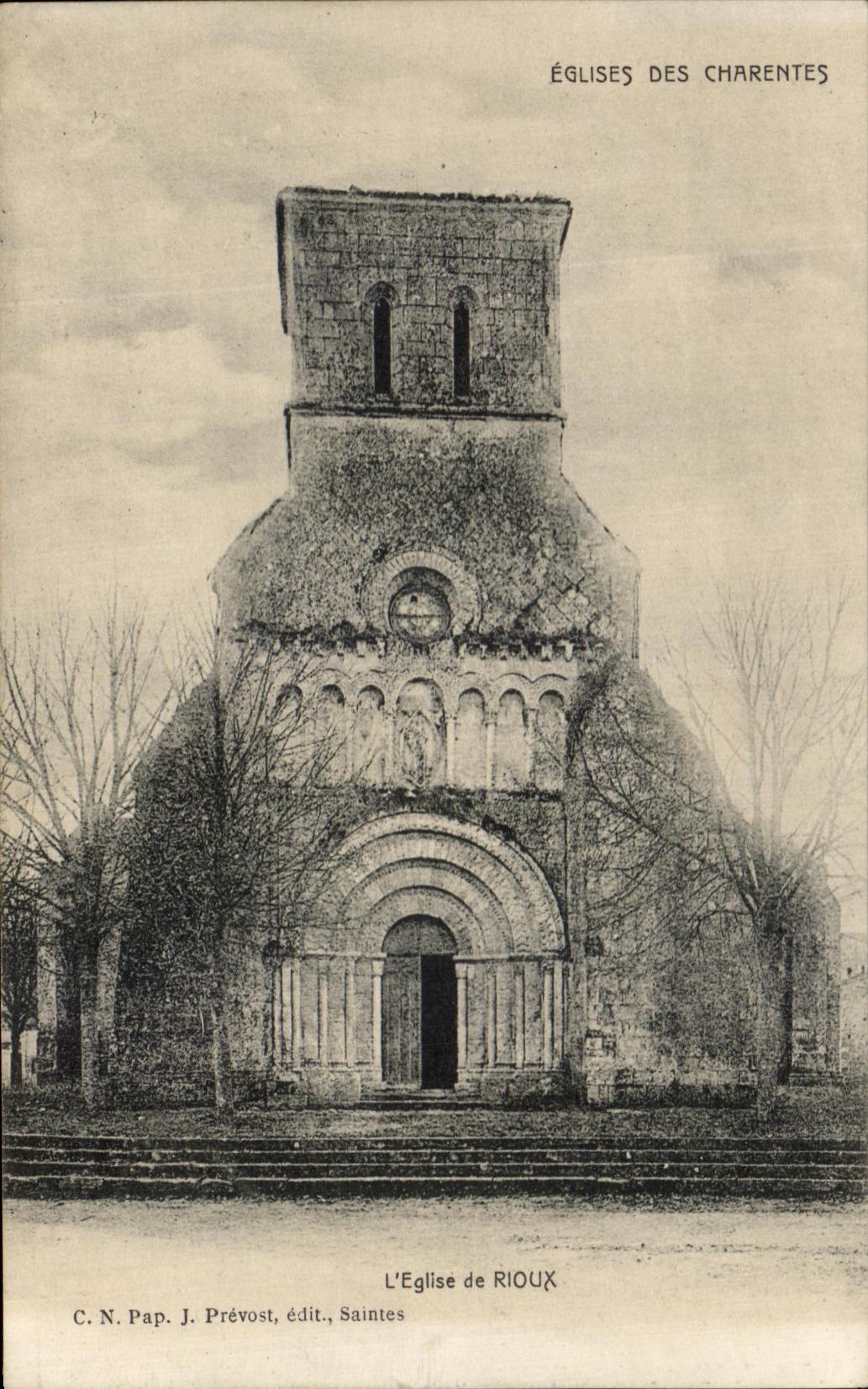 CPA Eglises Des Charentes L'Eglise de Rioux 