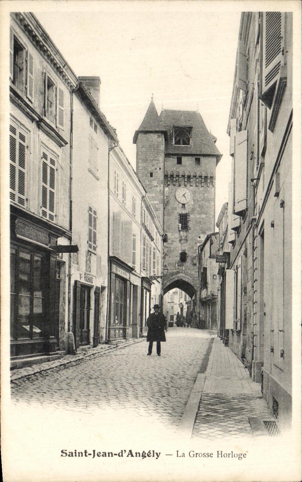 CPA Saint Jean d'Angely La Grosse Horloge