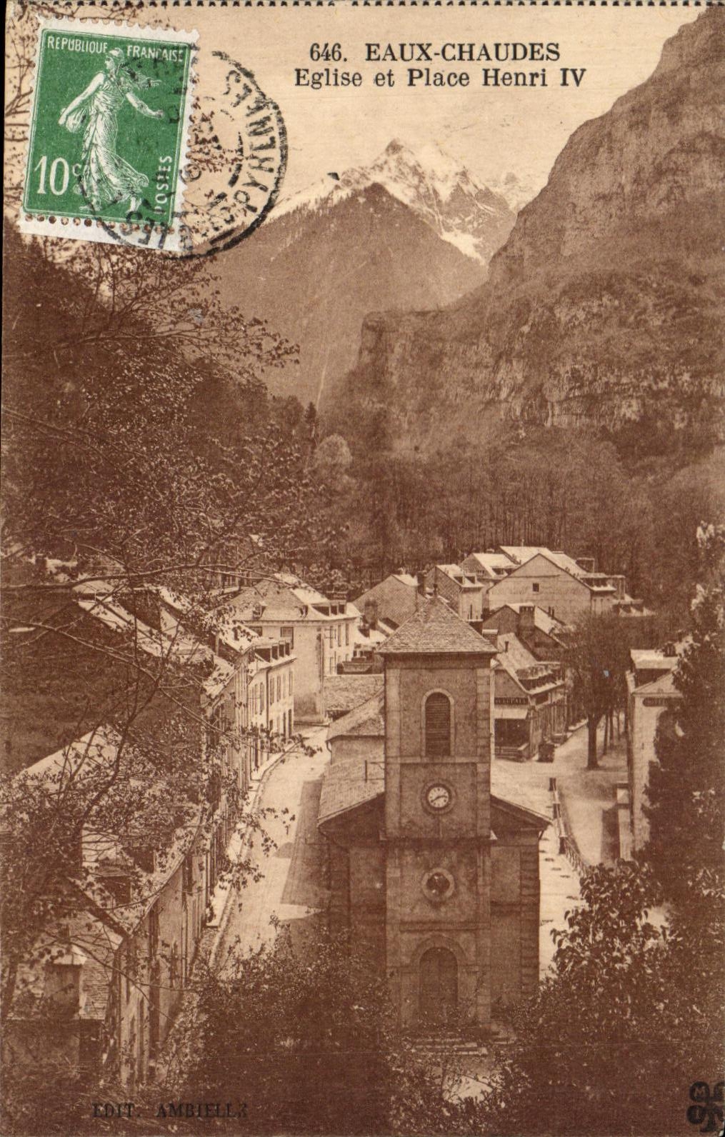 Eaux-Chaudes — Église et Place Henri IV — Edit Ambiell