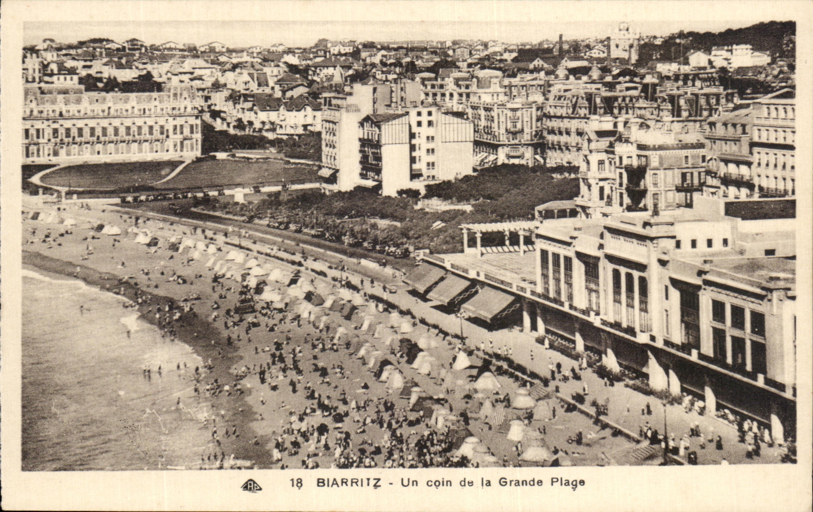 CPA Biarritz Un Coin de la Grande Plage 