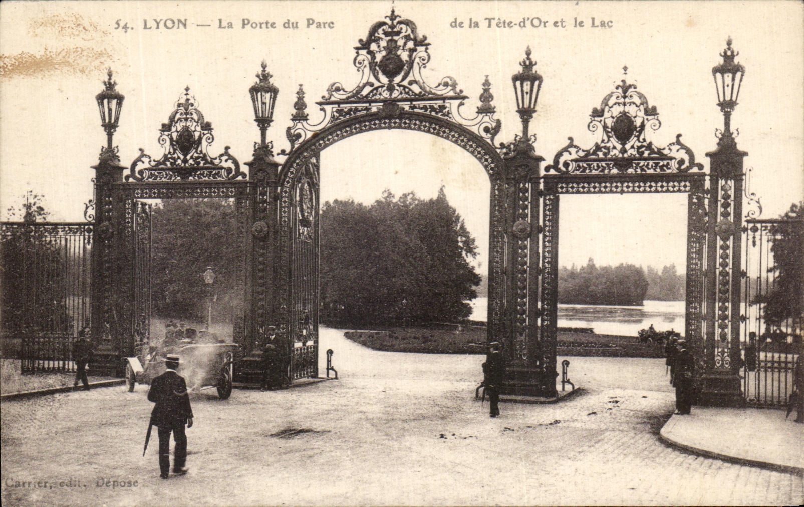 LYON — La Porte du Parc de la Tête-d'Or et le Lac — Carrier, édit. Dépose