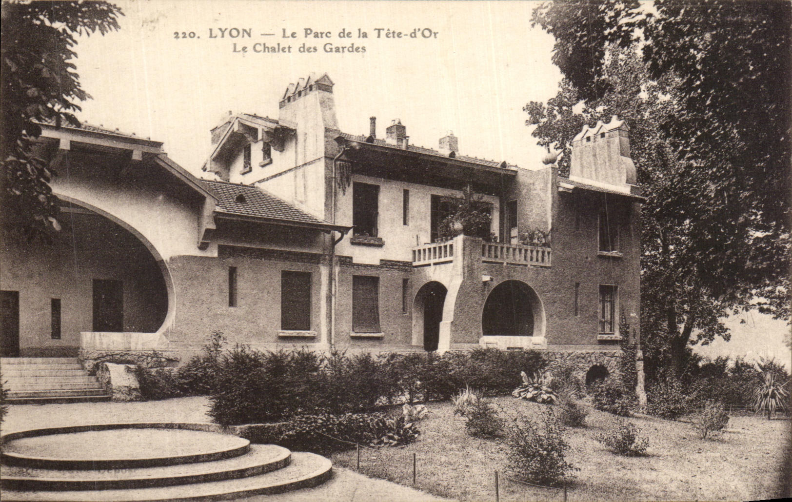 LYON — Le Parc de la Tête-d'Or — Le Chalet des Gardes — B&G