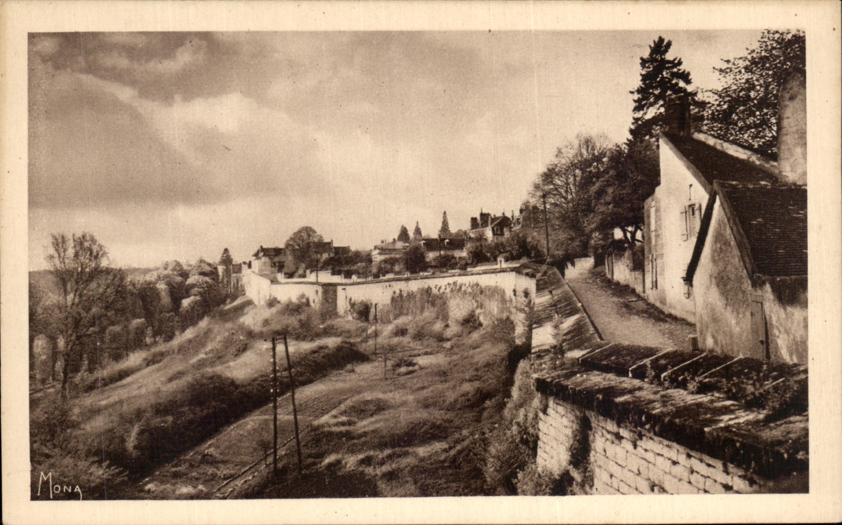 Les remparts de Langres — vus de la Porte Henri-IV — éditeur MONA, série EB.2