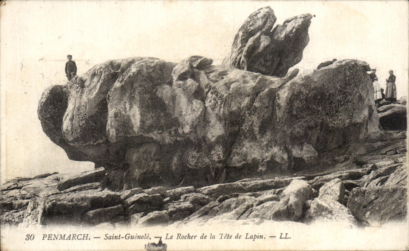 CPA Penmarch Saint Guenole Le Rocher de la Tete de Lapin