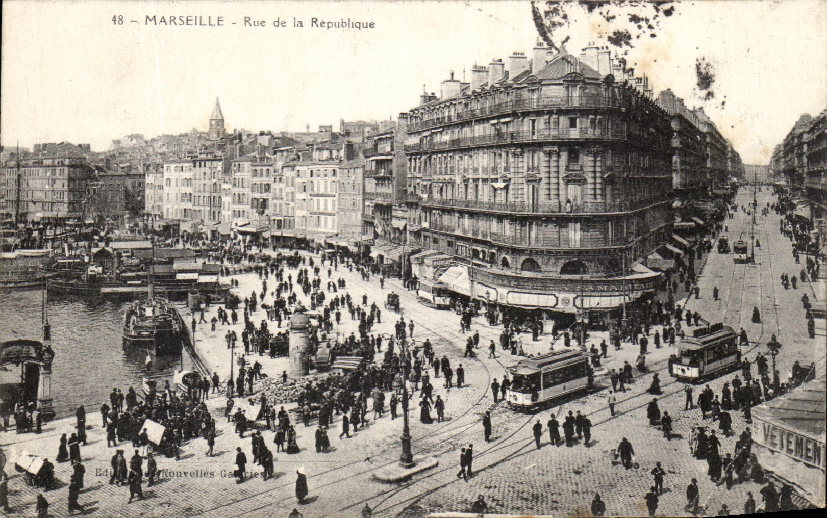 CPA Marseille Rue de la Republique Bateaux