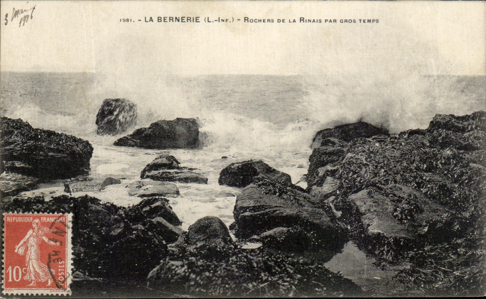 CPA La Bernerie Rochers De La Rinais Par Gros Temps
