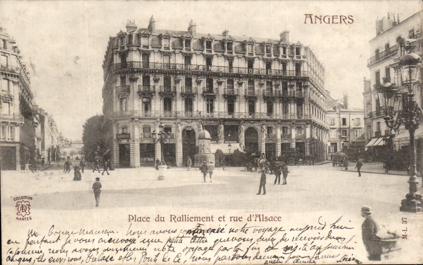 CPA Angers Place du Ralliement et rue d'Alsace