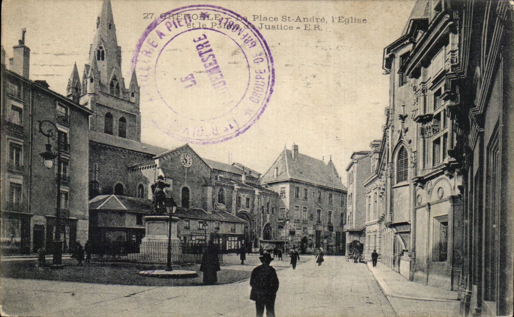 Grenoble — La Place Saint-André, l'Église et le Palais de Justice — E.R.