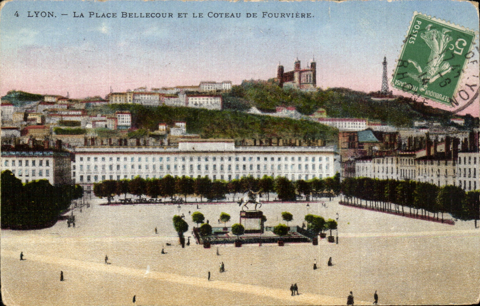 CPA Lyon La Place Bellecour Et Le Coteau De Fourviere