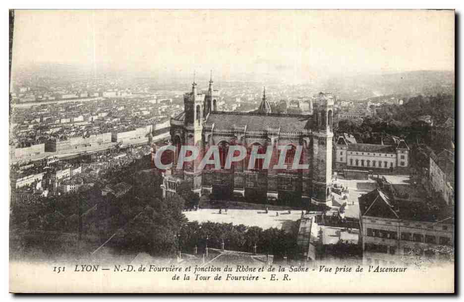 LYON — N.-D. de Fourvière et jonction du Rhône et de la Saône — Vue prise de l'Ascenseur de la Tour de Fourvière — E. R.