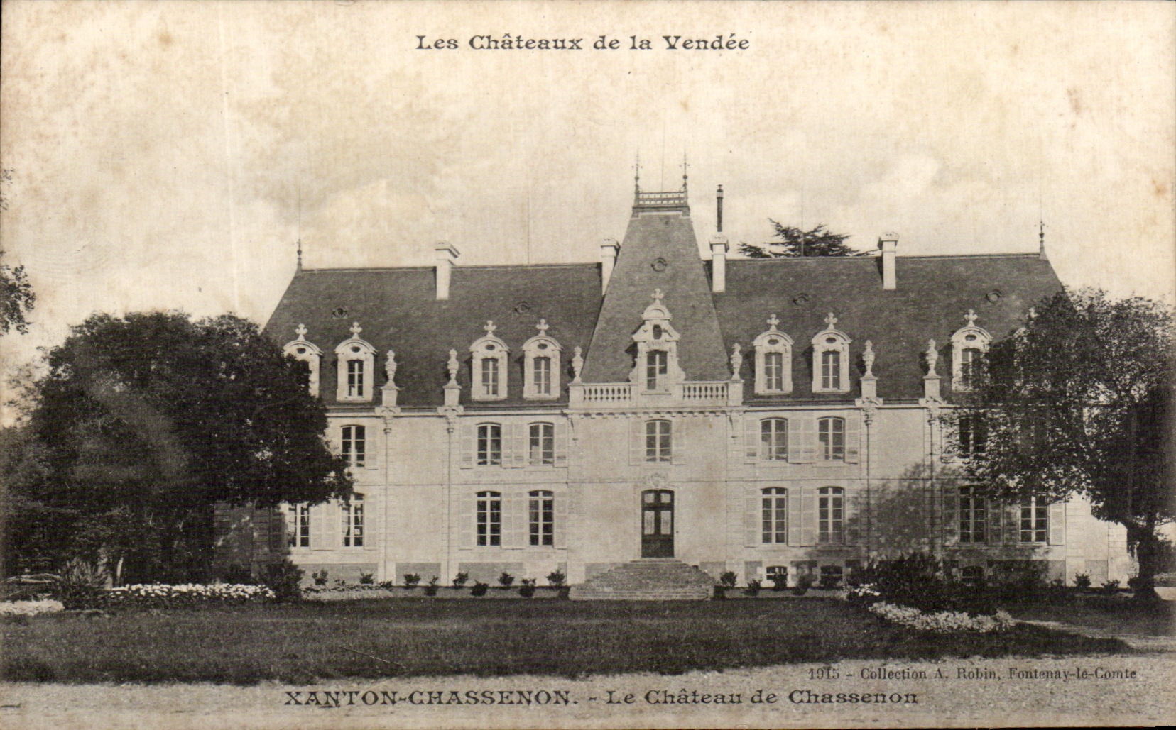 CPA Les Chateaux de L a Vendee Xanton Chassenon Le Chateau Dee Chassenon 