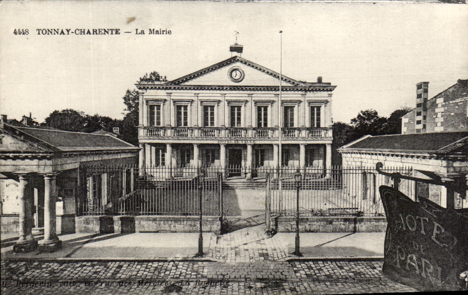 CPA Tonnay Charente La Mairie Hotel de Paris