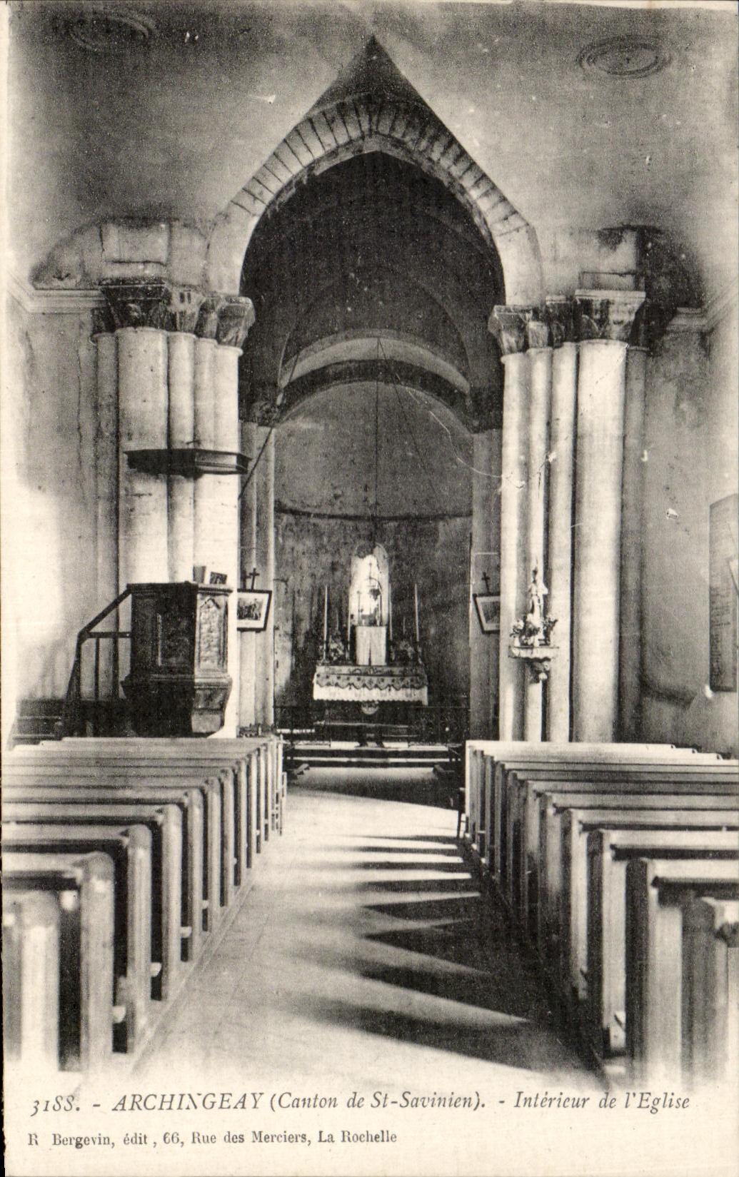 CPA Archingeay Interieur de l'Eglise Canton de St Savinien 