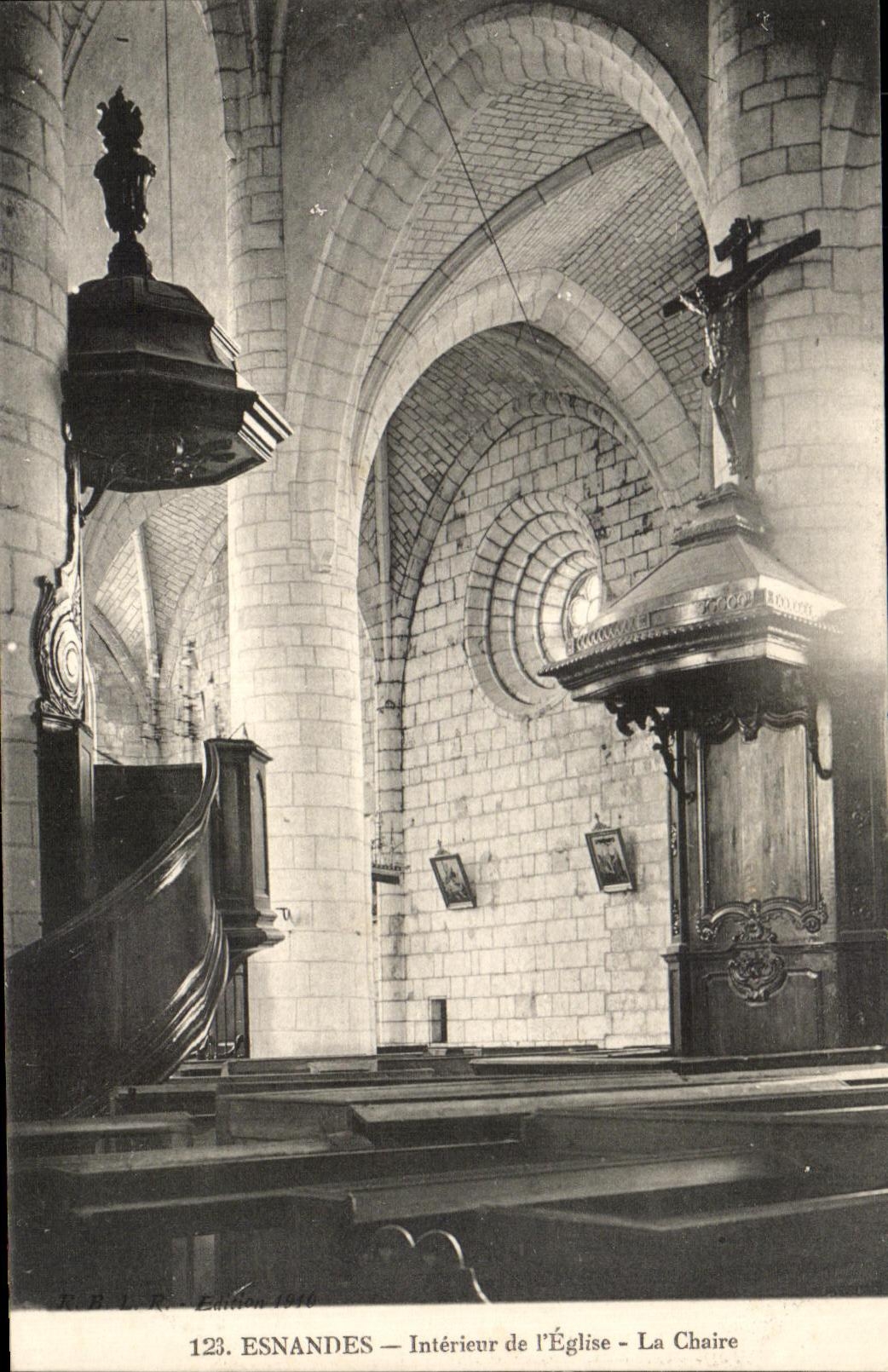 CPA Esnandes Interieur de L'Eglise La Chaire
