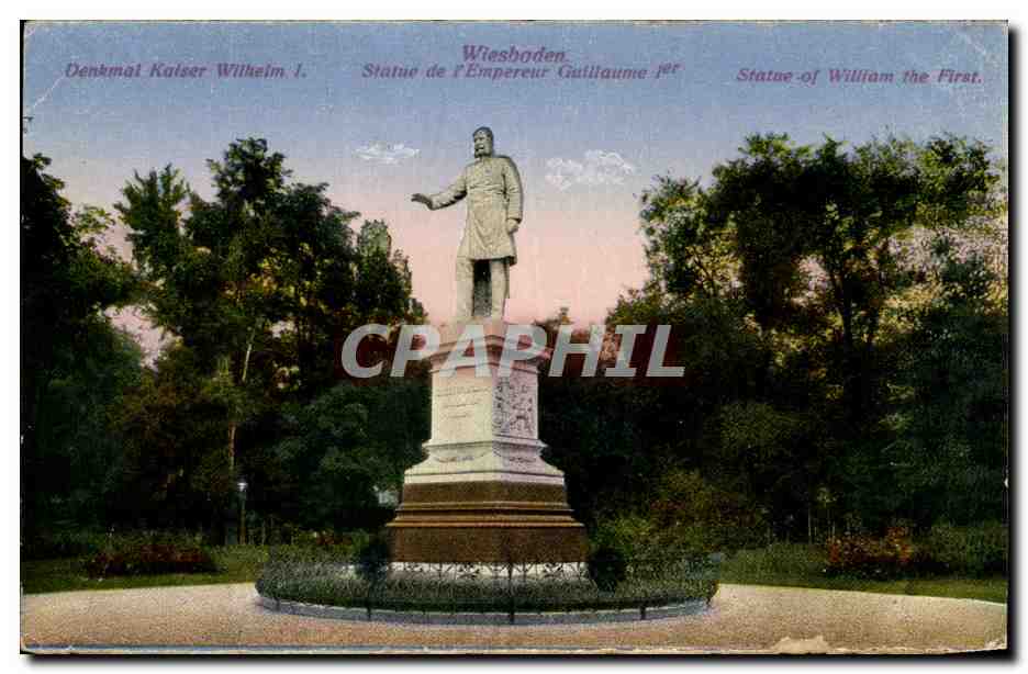 CPA Wiesbaden Statue de l'Empereur Guillaume 1er