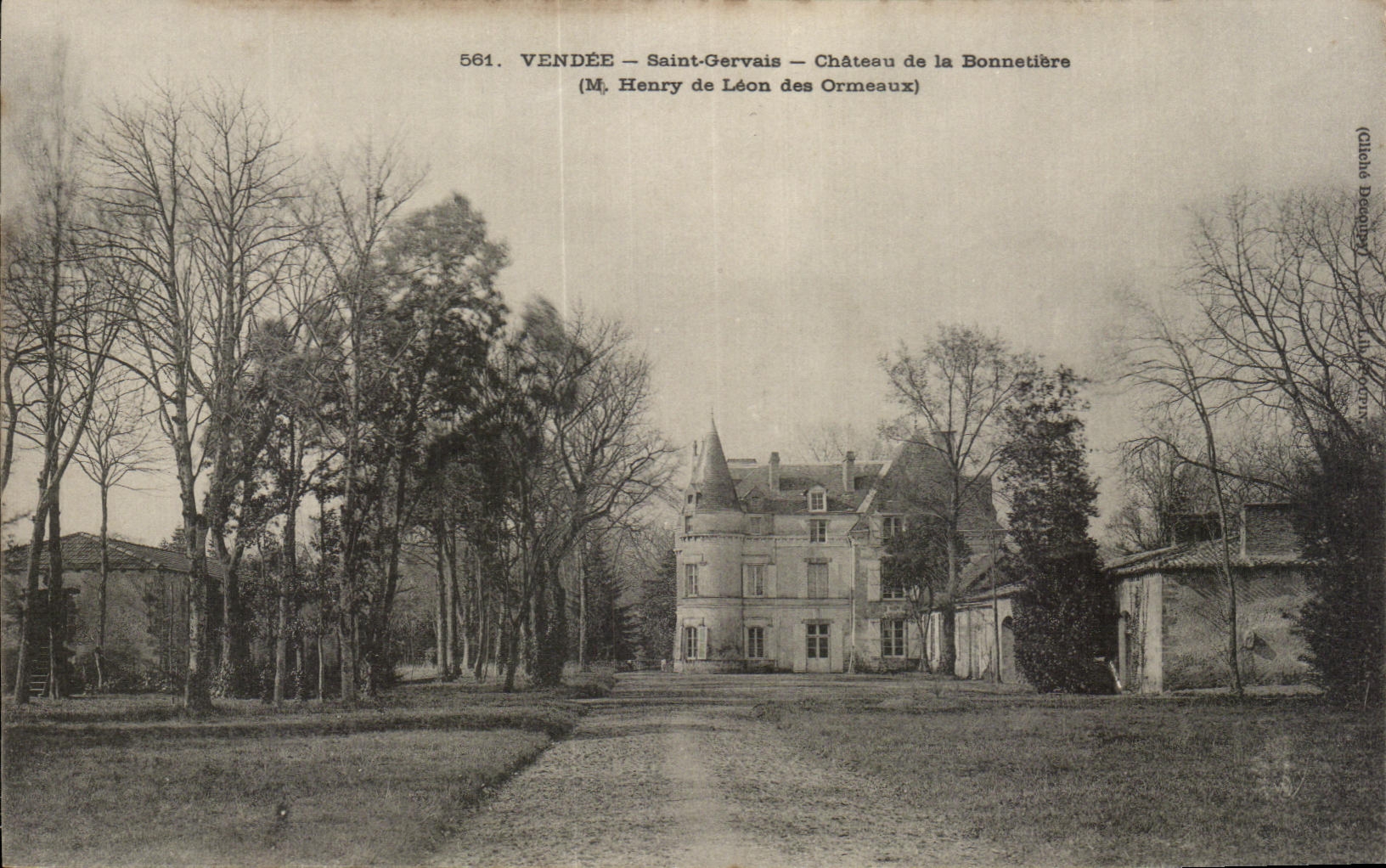 Saint-Gervais — Château de la Bonnetière — (M. Henry de Léon des Ormeaux)