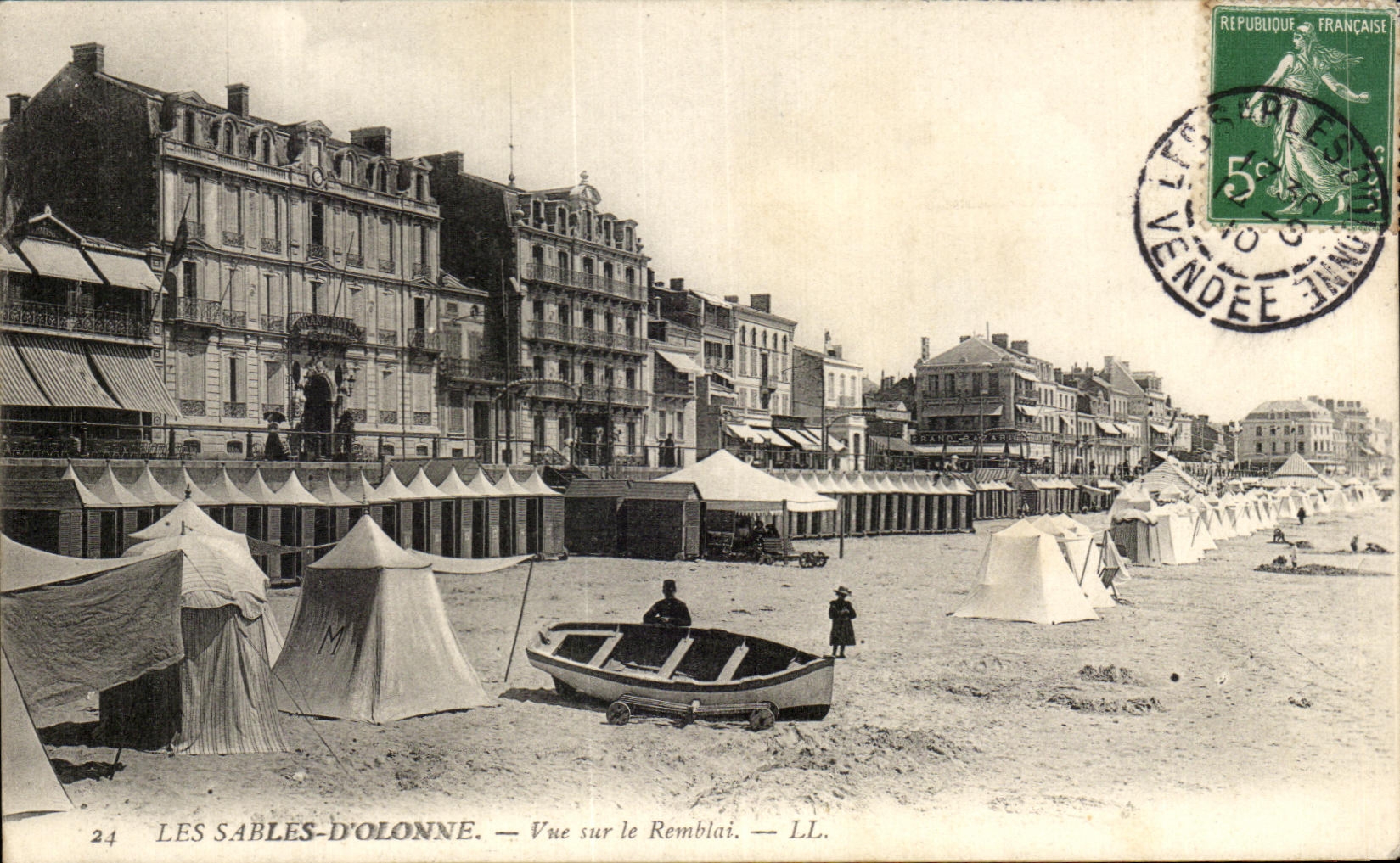 CPA Les Sables Dolonne Vue sur le Remblai