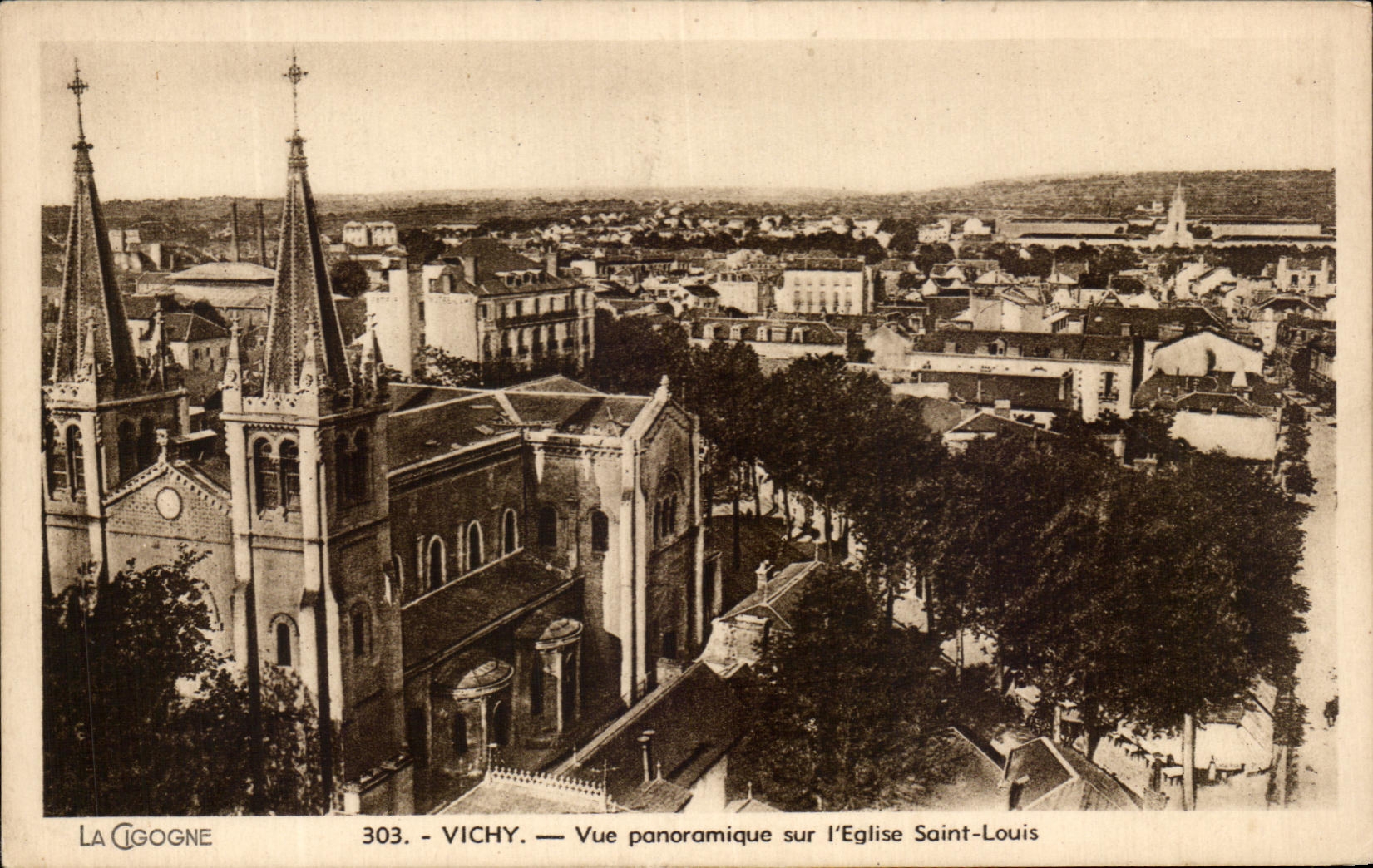 CPA Vichy Vue Pannoramique sur l'Eglise Saint Louis