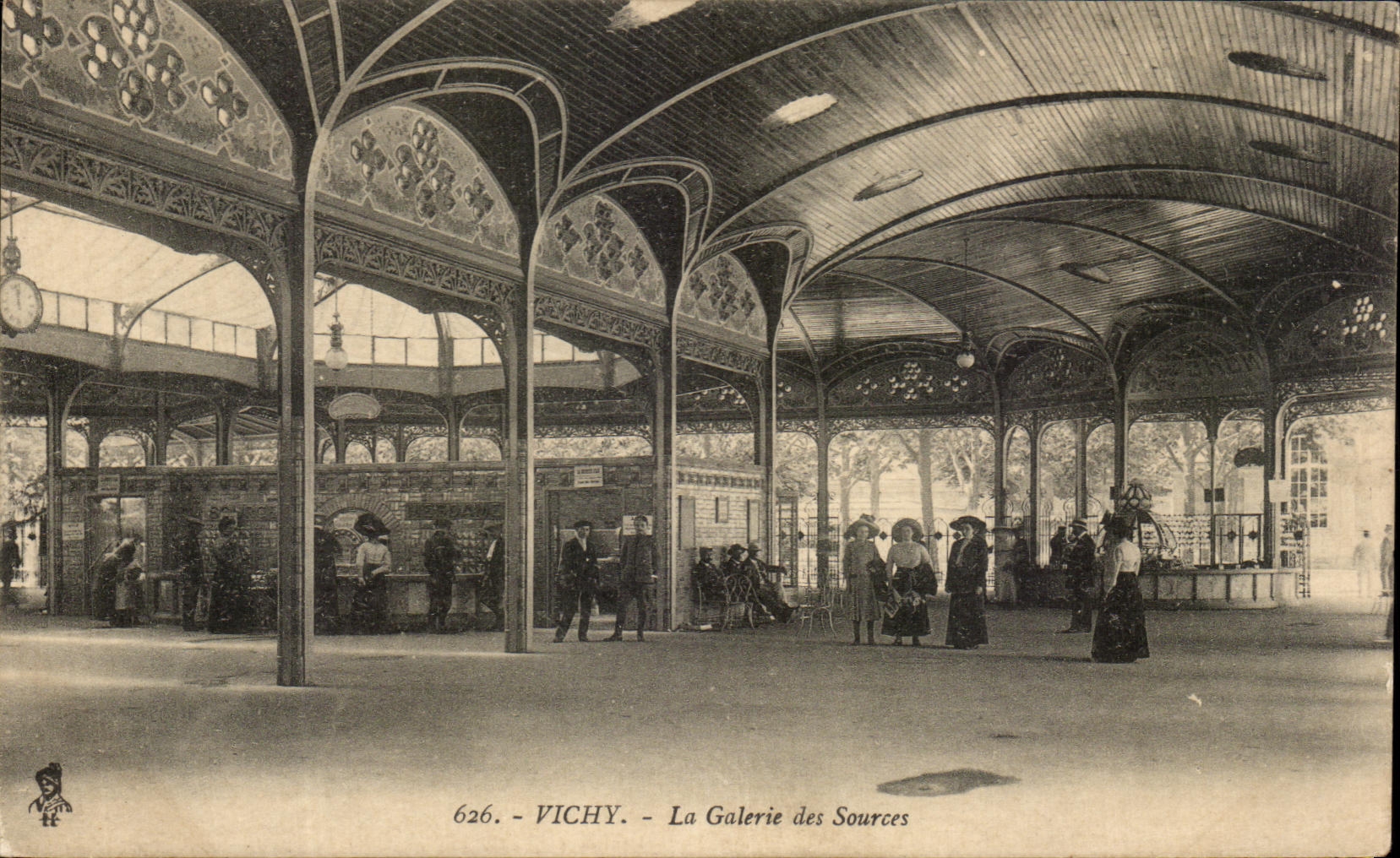 CPA Vichy La Galerie des Sources 