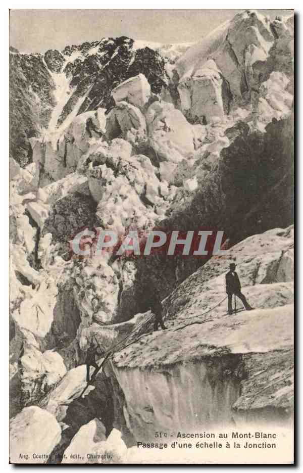 CPA Ascension au Mont Blanc Passage d'une echelle a la Jonction Alpinisme 