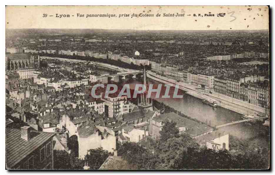 CPA Lyon Vue panoramique prise du Coteau de Saint Just