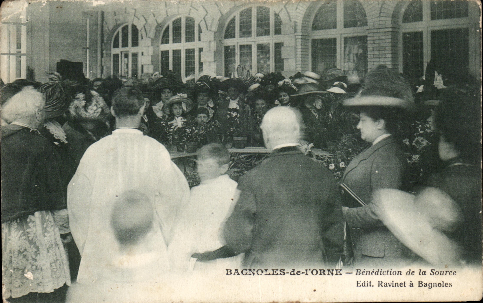 CPA Bagnoles de L'Orne Benediction de La Source