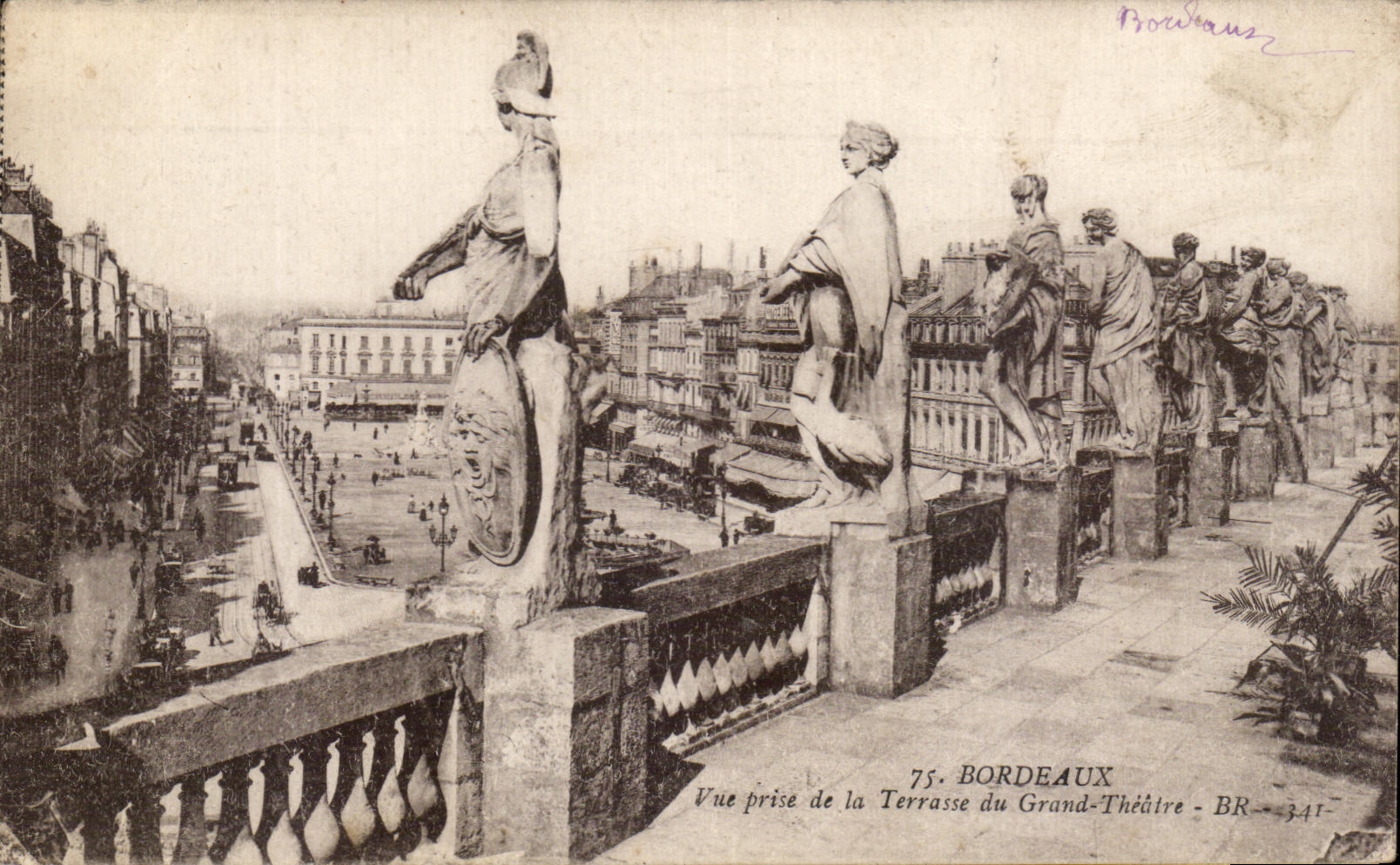 CPA Bordeaux Vue Prise de la Terrasse du Grand Theatre 