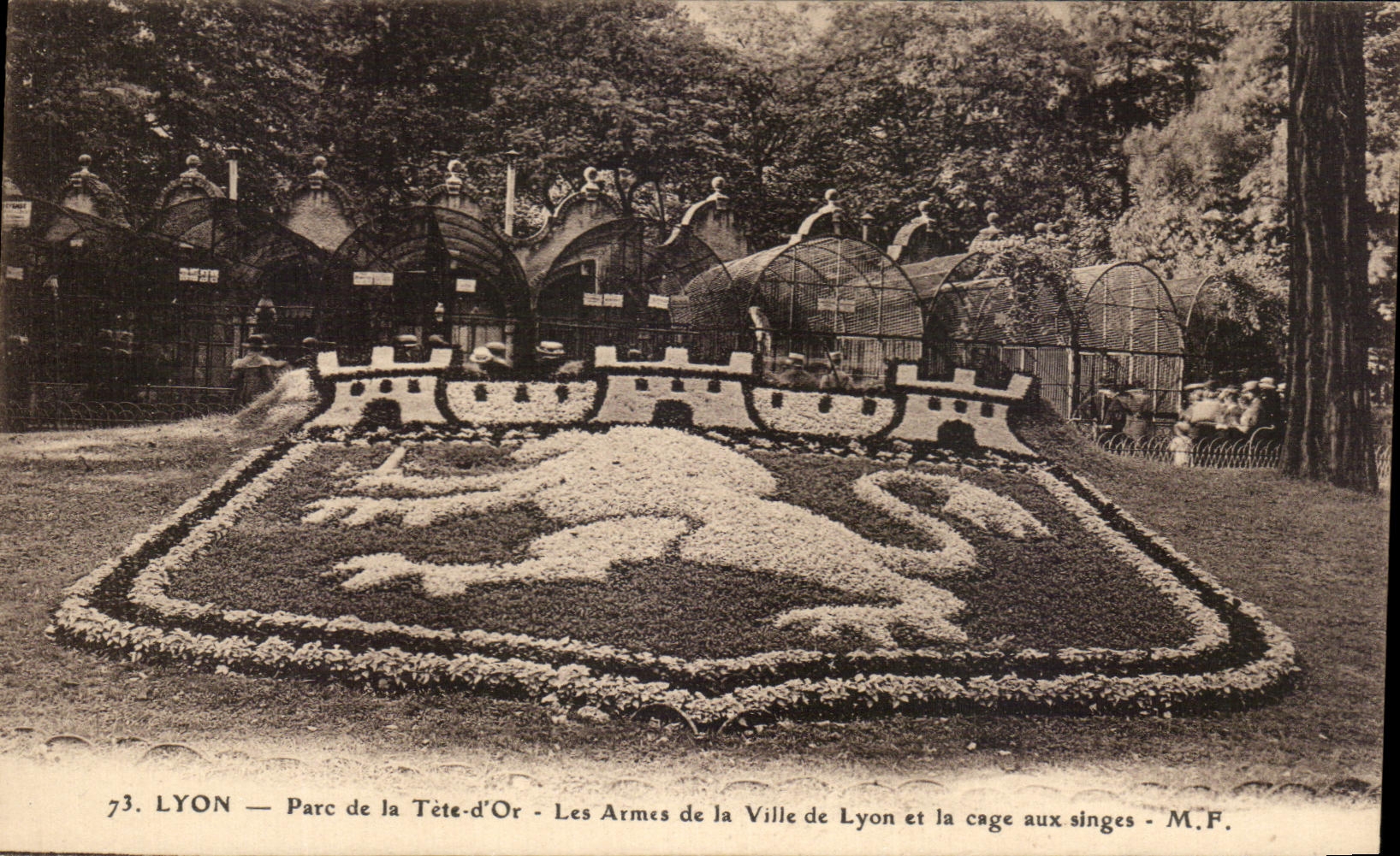CPA Lyon Parc de la Tete d'Or Armoiries de la ville et cages aux singes Lion