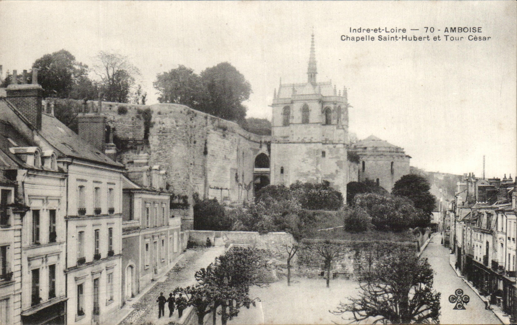 CPA Amboise Chapelle Saint Hubert et tour Cesar 